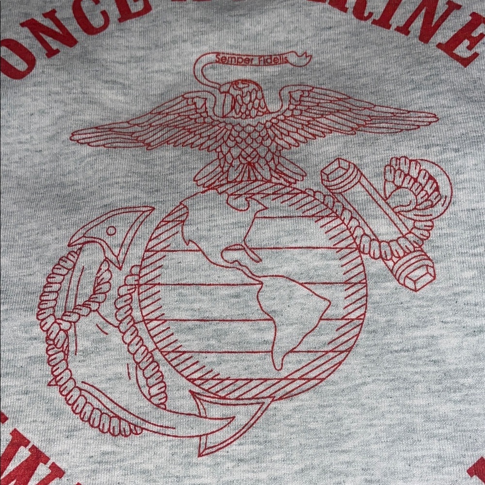 Vintage Fruit of the Loom Gray Tee with Red Marine Print excellent condition - Picture 2 of 5